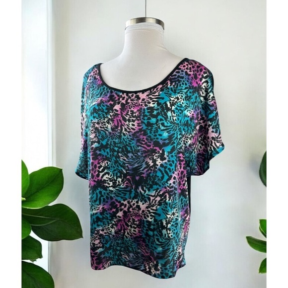 Torrid Animal Print Short Sleeved Top Multi Colored Plus Size 2 18/20 2X HW492 - Picture 2 of 16